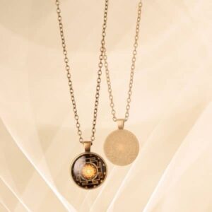 Alternative view of SriYantra – náhrdelník na prilákanie hojnosti a pozitívnej energie