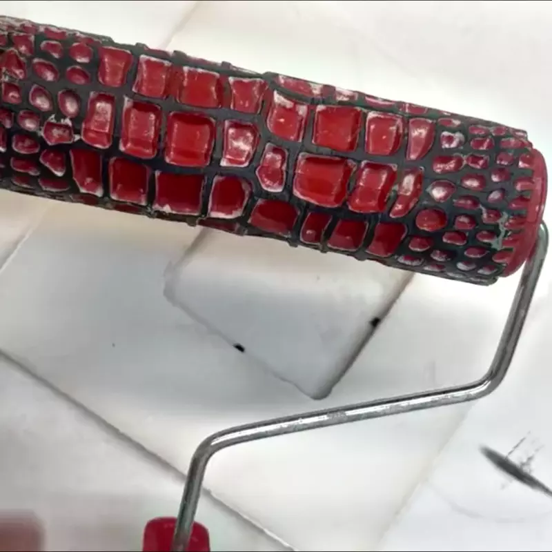 NÁSTROJ NA ZDOBENIE STENY CROCODILE-ROLL™
